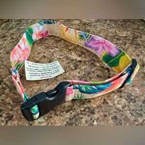 Adjustable XL Tropical Pattern Dog Collar NEW 19-29 inches